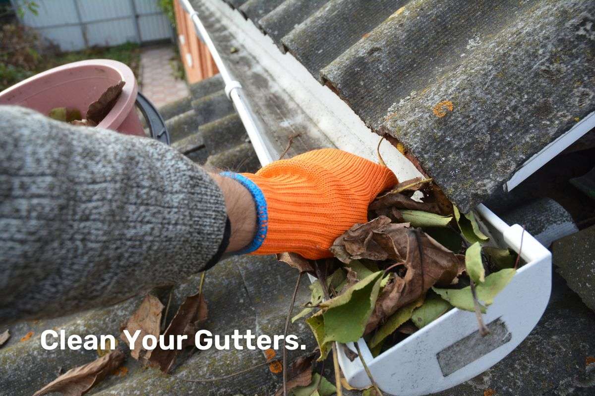 Roof Maintenance Checklist - Clean Your Gutters